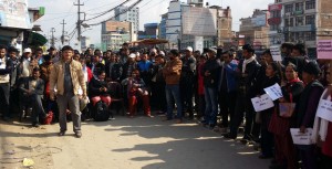 सडक बहसमा सहभागीहरु