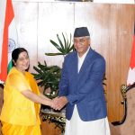 भारतीय दूतावास पुगेका देउवा र प्रचण्डको इमान्दारिताको प्रशंसा गरीन सुष्माले