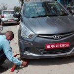 सडक जथाभावी पार्किङ गर्नेहरू सावधान ! यसरी हुँदैछ कारबाही