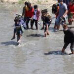 महाशिवरात्रीका लागि बागमतीमा छोडियो मेलम्चीको पानी, लेदो बगेर नुहाउनै नमिल्ने